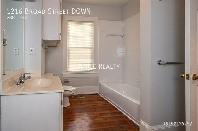 Building Photo - 1216 Broad St Apt. A (Downstairs) - Availa...