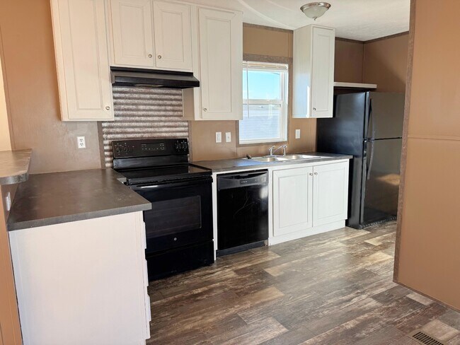 Foto del edificio - 709 N Power Glide Way