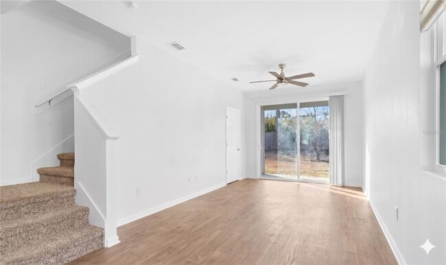 Building Photo - 57 Elmhurst Ln