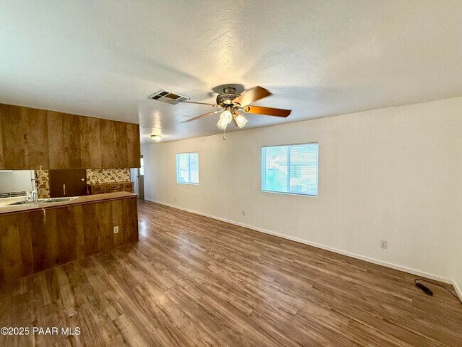 Foto del edificio - 950 Tumbleweed Dr