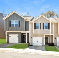 Building Photo - 604 Highwood Ln