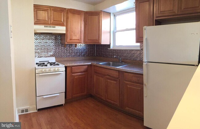 Foto del edificio - 9406 Kirkwood Rd