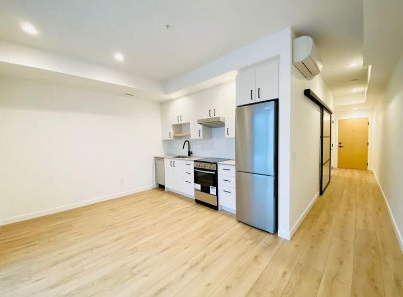 Primary Photo - 660 Cawston Av