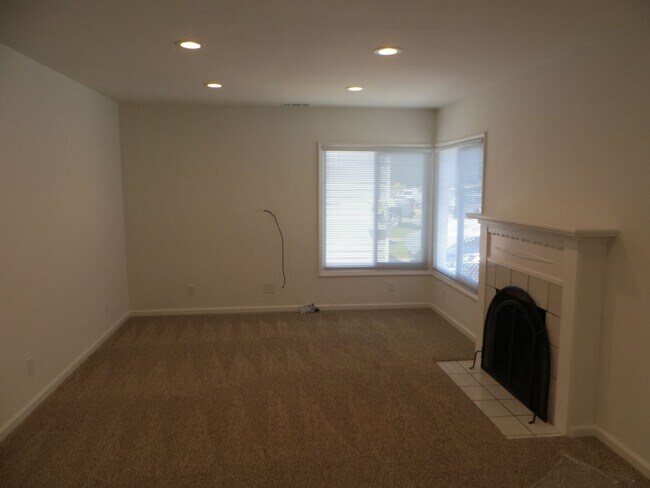 Foto del edificio - Excellent Castro Valley location!