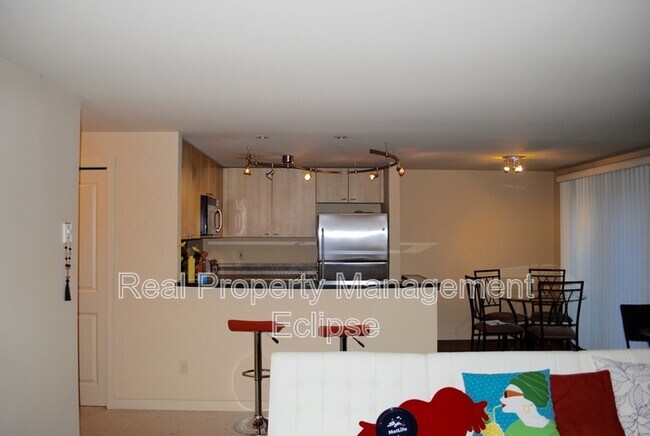 Building Photo - 8244 126th Ave NE B301