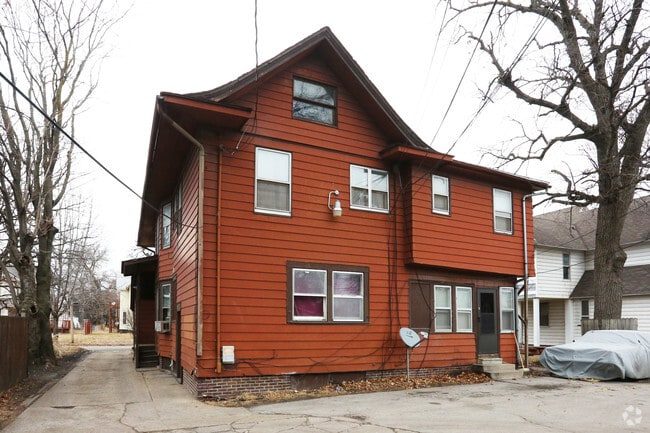 Building Photo - 2916 Cottage Grove Ave