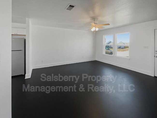 Foto del edificio - 109 James Ct