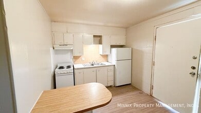 Building Photo - 2212 2nd St