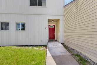 Building Photo - 125 Pirates Rd