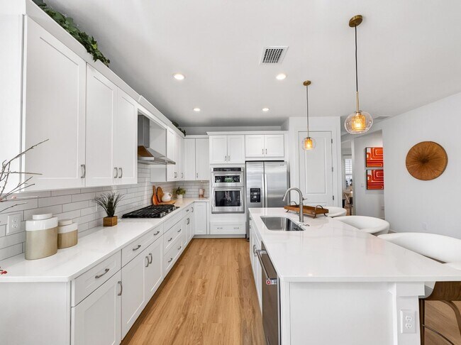Building Photo - Turnkey Furnished Villa Naples FL