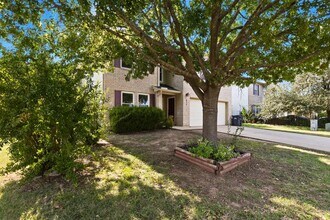 Building Photo - 617 Riverway Ln