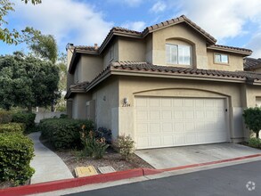 Building Photo - 2204 Lago Ventana