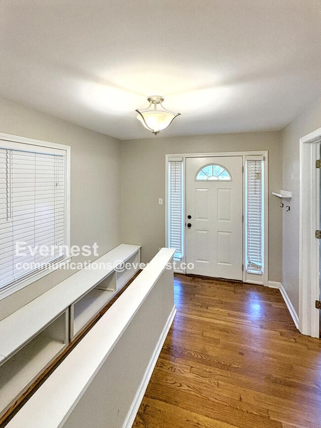 Foto del edificio - 2722 Harrington Dr