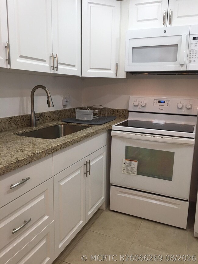 Building Photo - 66 Harwood A