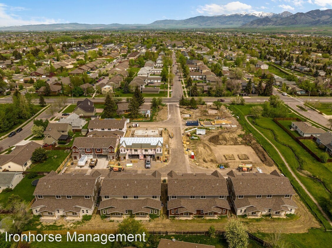 3 br, 2.5 bath House 2958 West Babcock U... House for Rent in