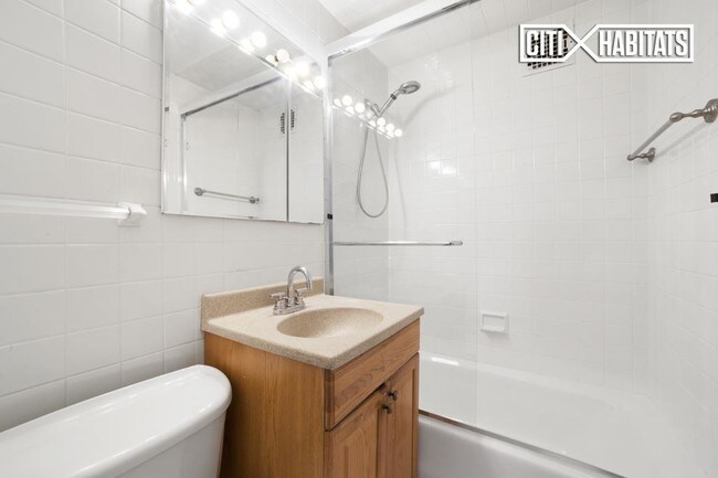 Foto del edificio - 101 W 23rd St