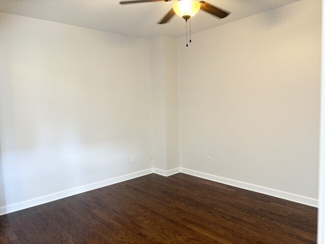 Foto del edificio - 204 Providence Ln