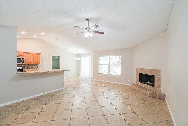 Building Photo - 1234 Summerfield Ct