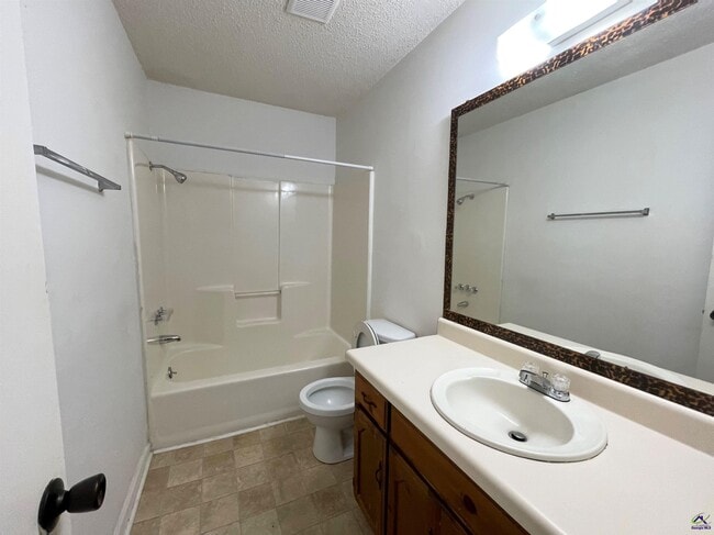 Building Photo - 146 Daisy Adams Rd