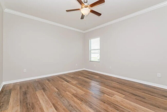 Foto del edificio - 13409 Lake Monroe Pl