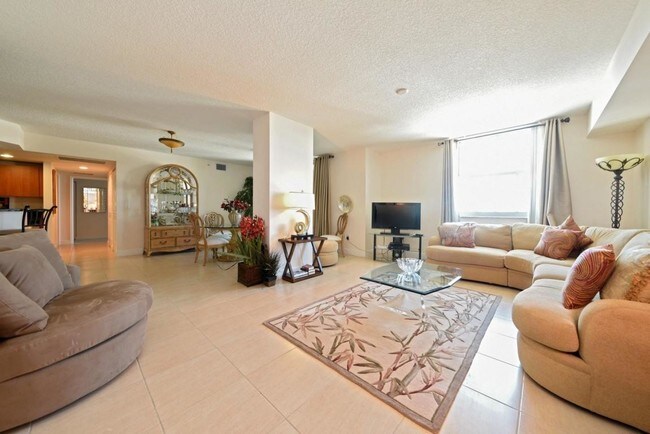 Building Photo - 610  Clematis Street 600