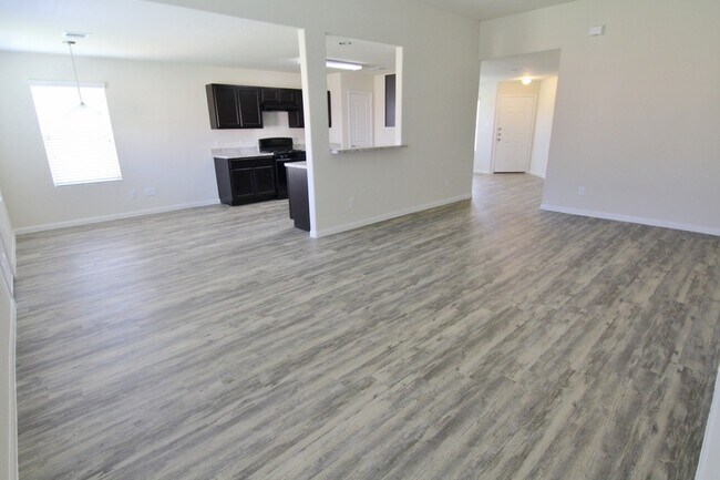 Building Photo - 33 Santa Barbara Dr
