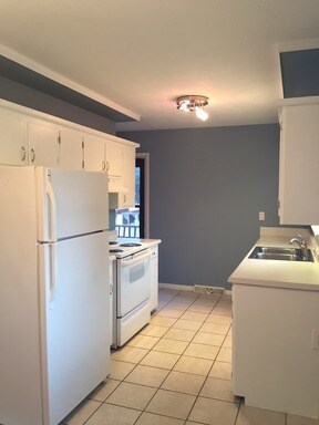 Building Photo - 504 Deaverview Rd