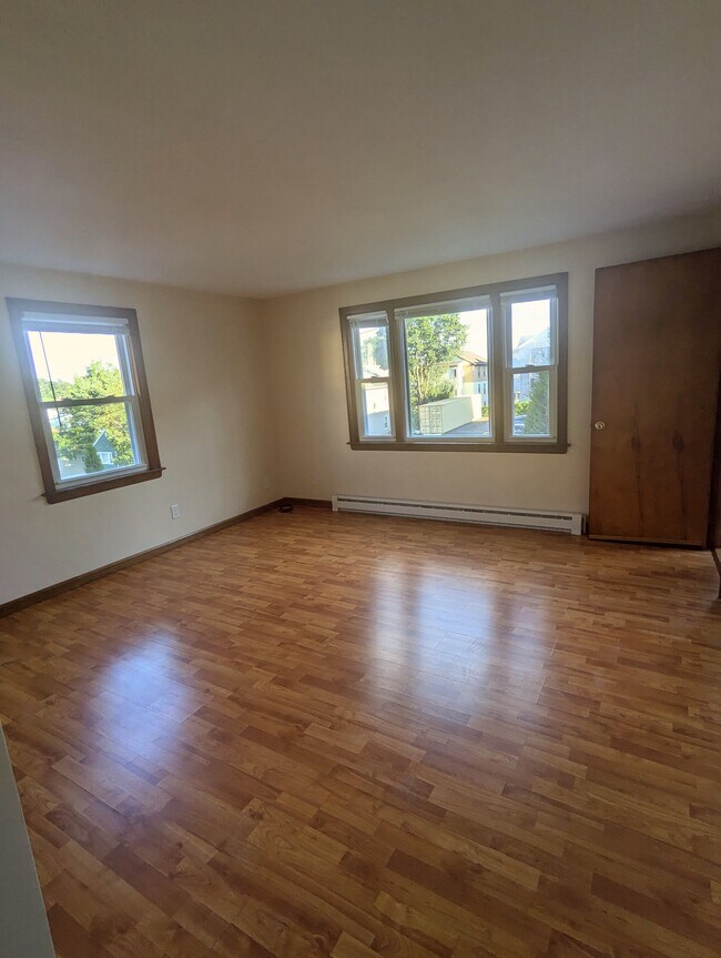 Also living room - 65 Hayes St