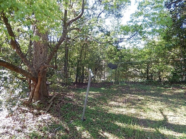 Building Photo - 1525 Elberta Dr