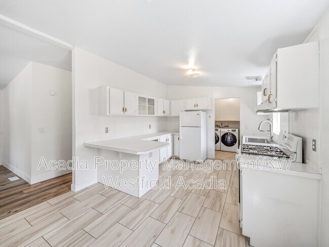 Foto del edificio - 642 S Harmony Ct