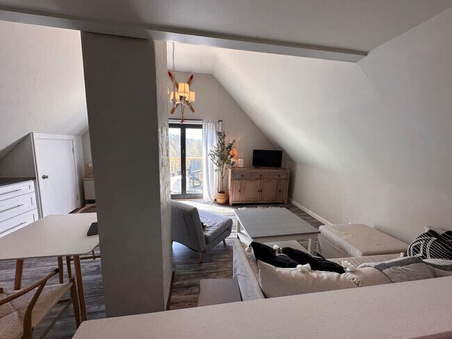 Foto del edificio - 18 Alpine Ct