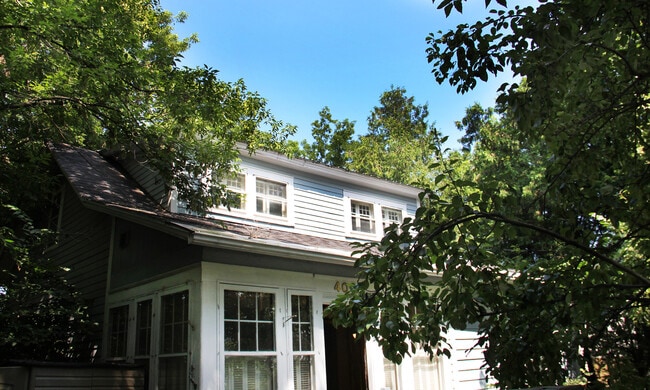 Building Photo - 406 Colchester Ave