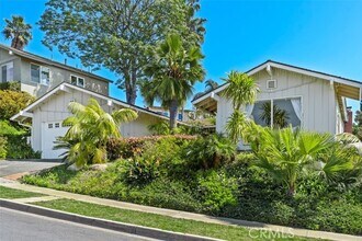 Building Photo - 3068 Zell Dr