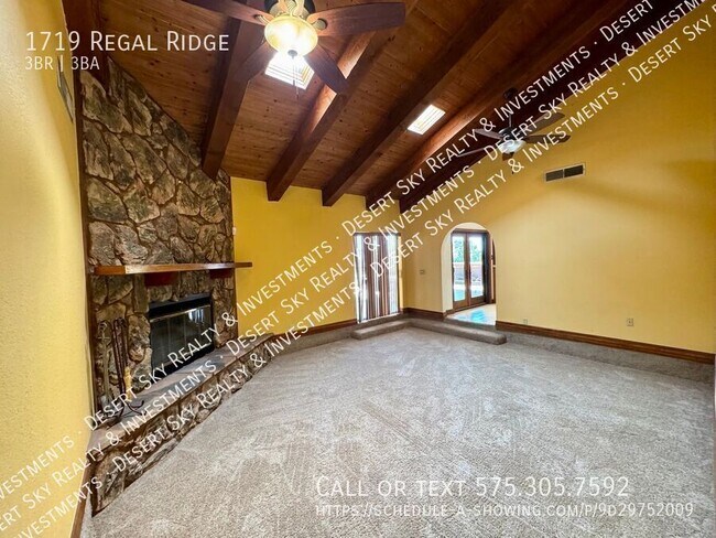 Foto del edificio - 1719 Regal Ridge St