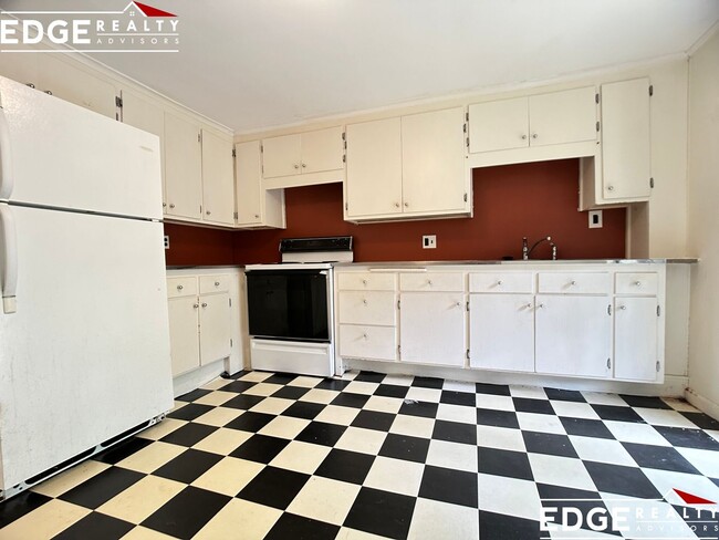 Building Photo - Bright and Sunny 2 bed 1 bath in Cambridge