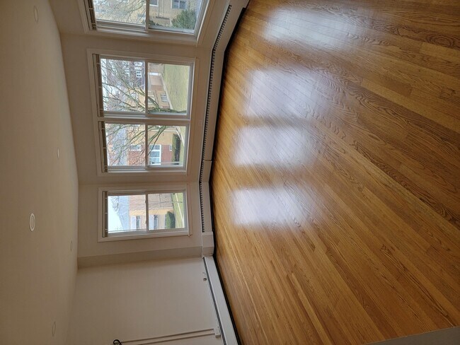 Foto del edificio - 8027 Knox Ave