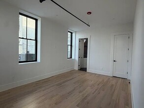 Building Photo - 40 Broad St