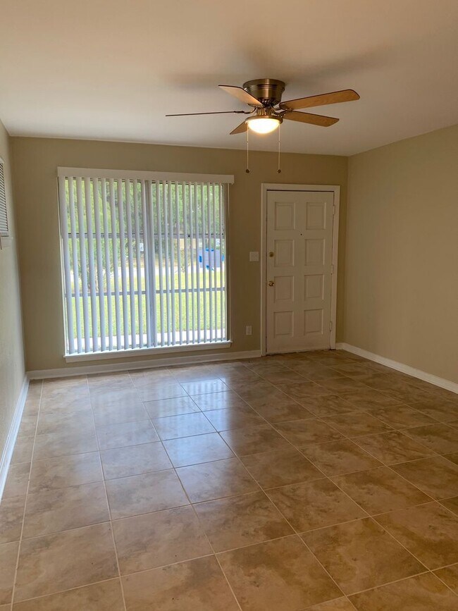 Building Photo - 2 Harmony Ave Pensacola, FL 32505 Ask us h...