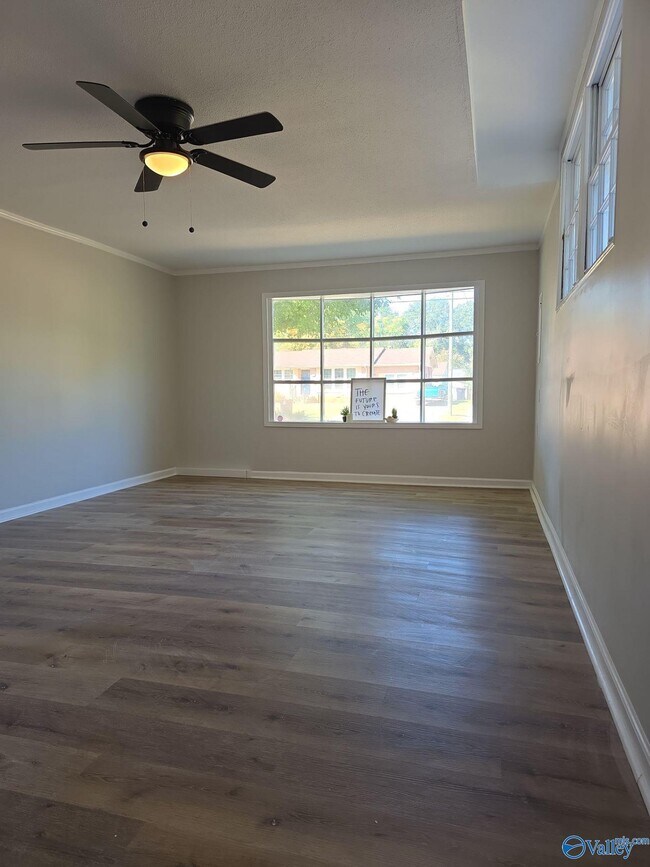 Foto del edificio - 3619 Hester Ln NW