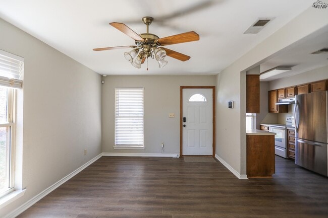 Foto del edificio - 5403 Hooper Dr