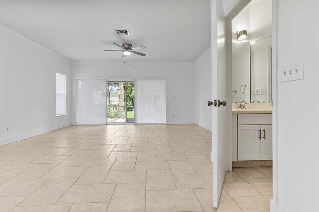 Foto del edificio - 12200 SW 6th St