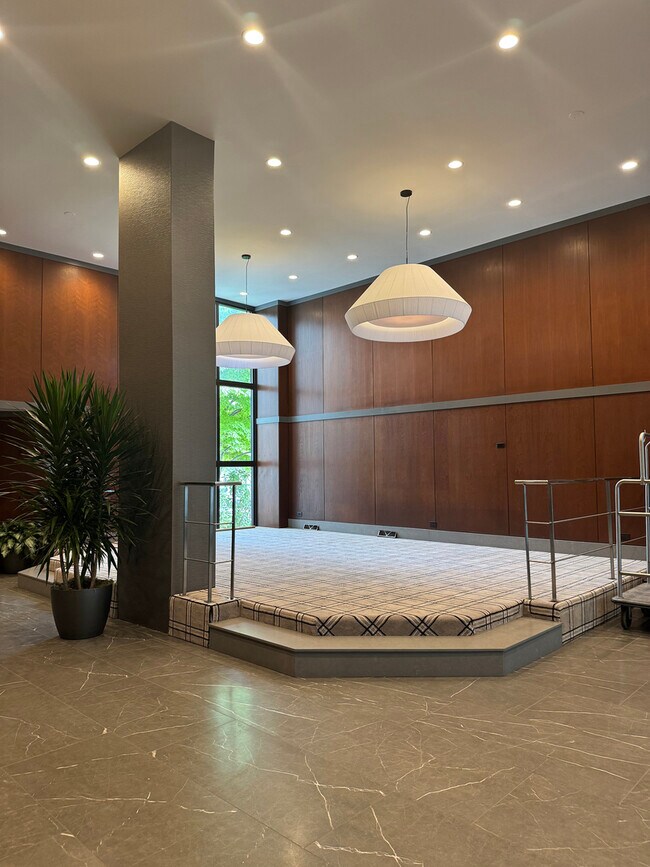 Foto del edificio - 5100 N Marine Dr