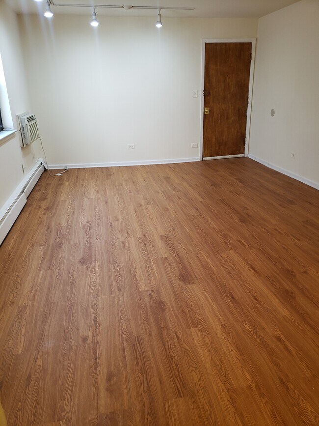 Foto del edificio - 6006 N Kenmore Ave