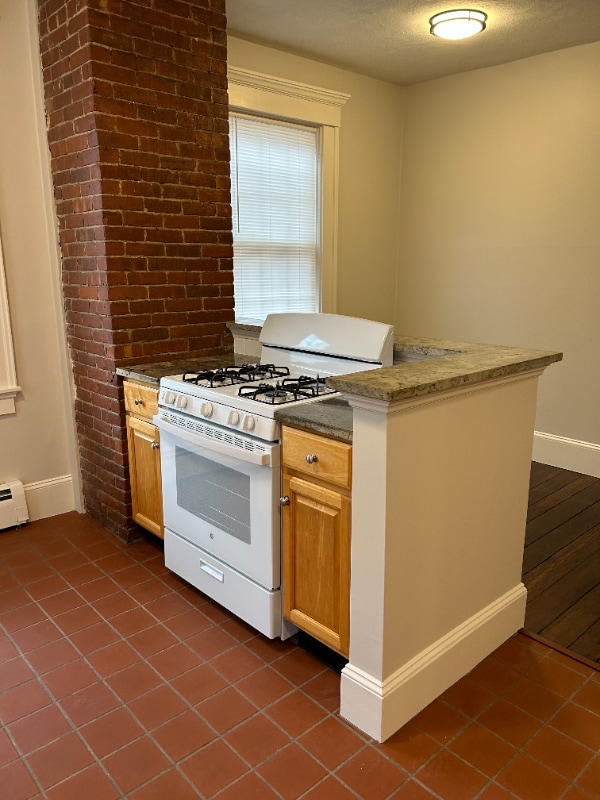 Building Photo - 24 King St