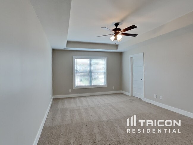 Building Photo - 525 Somerset Ln