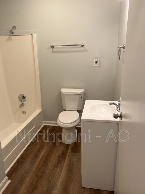 Foto del edificio - 3001 Lakeridge Dr SE