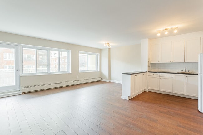 Building Photo - Gestion Forest Hill