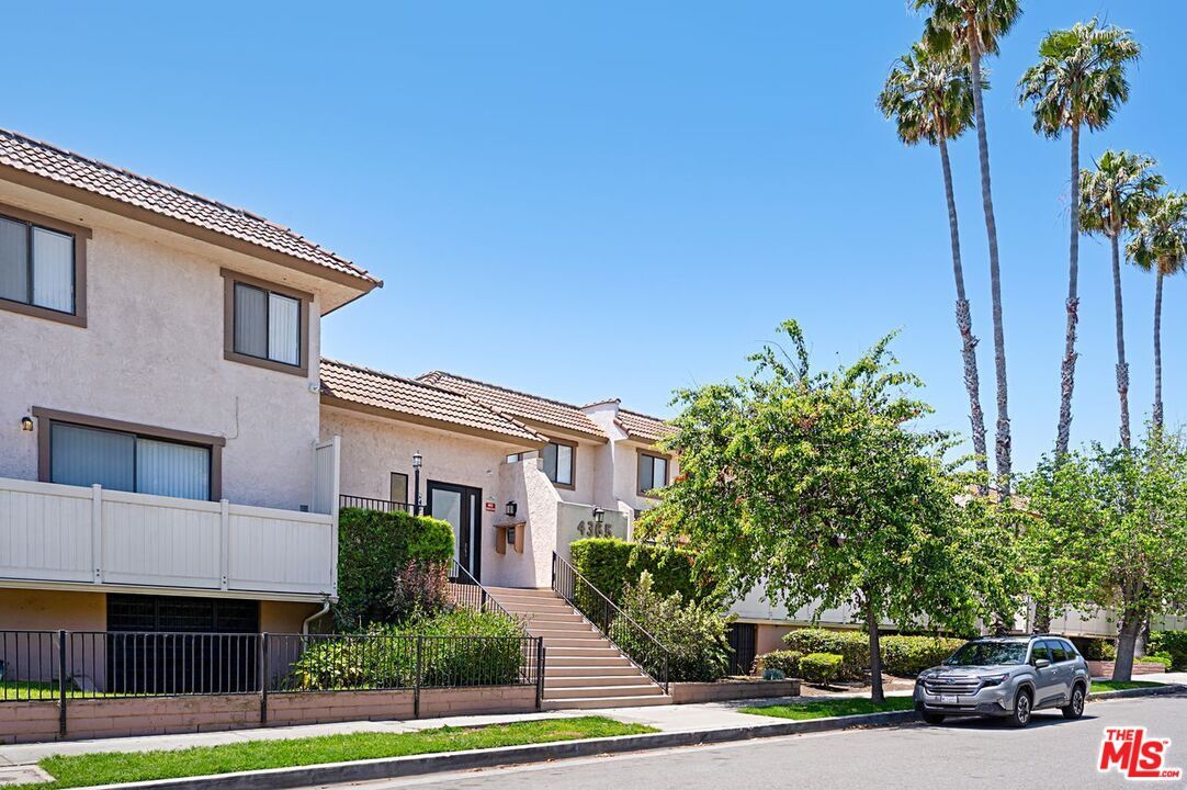 Foto principal - 4365 McLaughlin Ave
