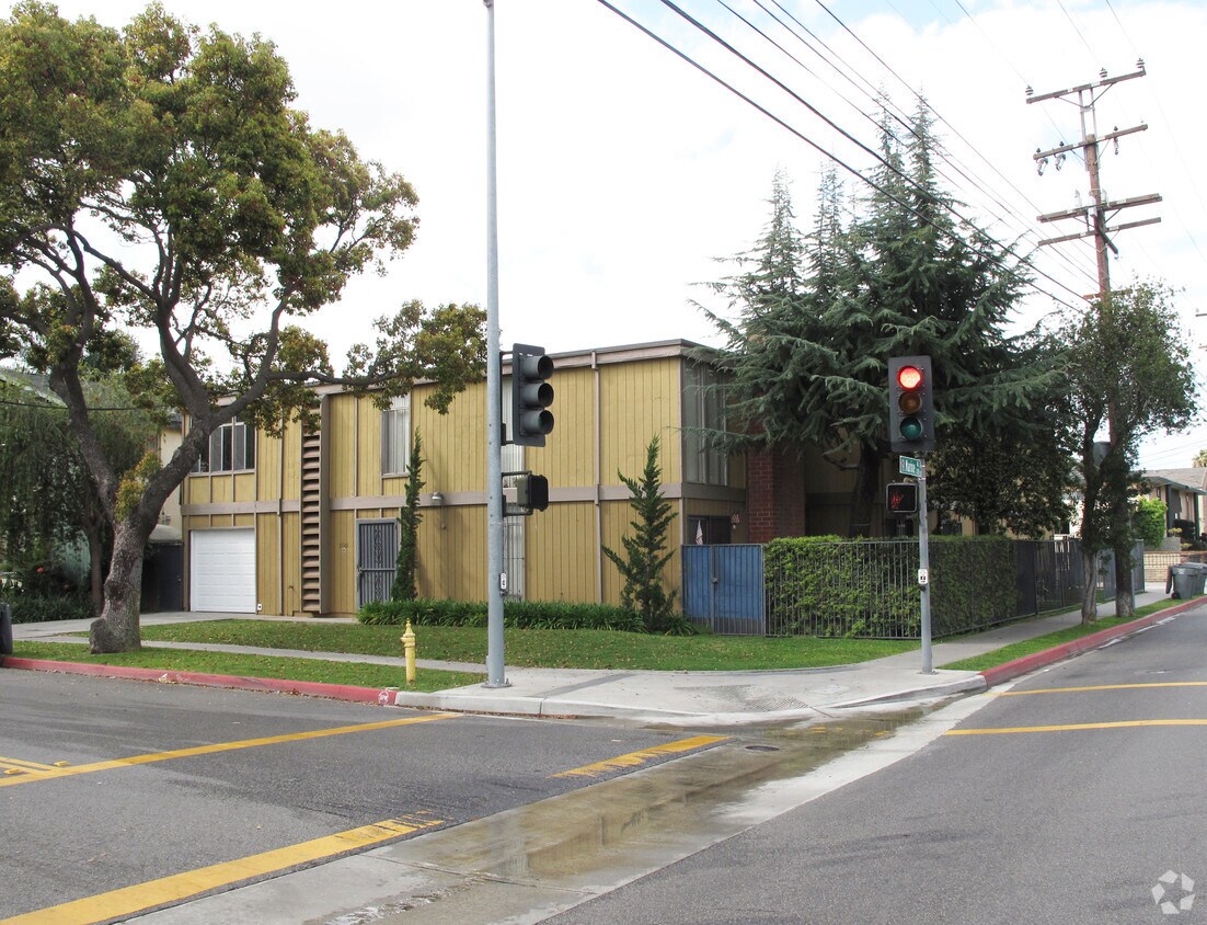 Primary Photo - 15101 S Berendo Ave