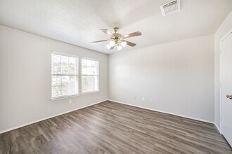 Building Photo - 4915 Winding View Ln